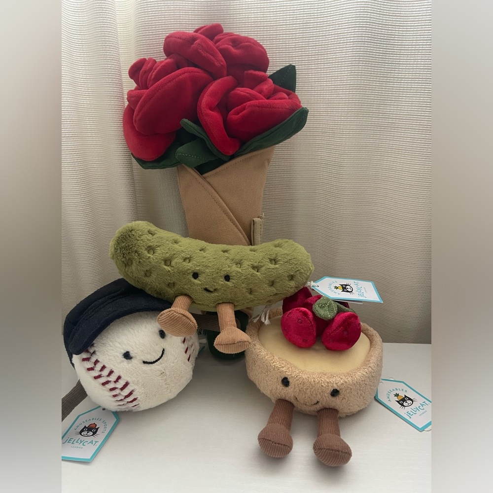 Jellycat Amuseables Pickle